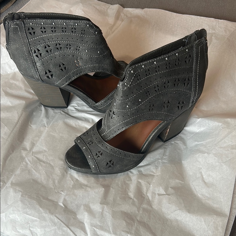 Stylish Black Women's Heeled Sandals